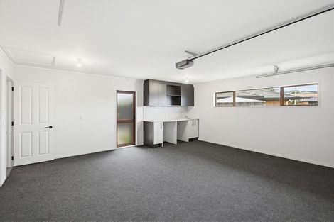 Photo of property in 4 Glen Loch Place, Paraparaumu, 5032