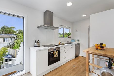 Photo of property in 14u7 Atkinson Street, Newlands, Wellington, 6037