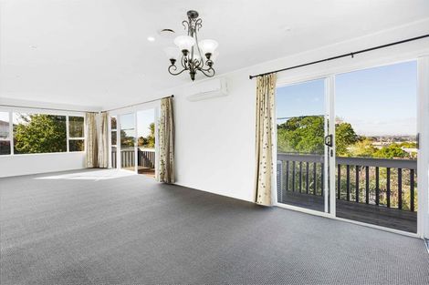 Photo of property in 22 Hartley Terrace, Massey, Auckland, 0614