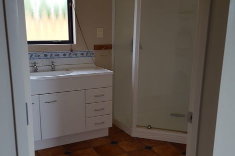 Photo of property in 27 Parnell Heights Drive, Kelvin Grove, Palmerston North, 4414