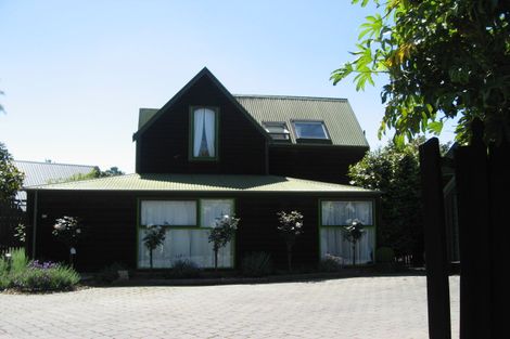 Photo of property in 31a Kingham Place, Avonhead, Christchurch, 8042