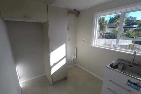 Photo of property in 14 Barclay Street, Newlands, Wellington, 6037