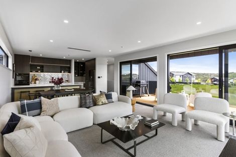 Photo of property in 33 Kikorangi Drive, Wainui, 0992