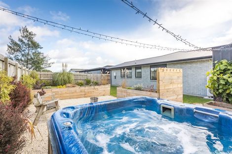Photo of property in 26 Serenity Crescent, Kelvin Grove, Palmerston North, 4414