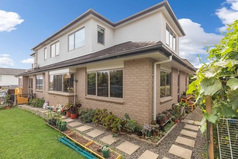Photo of property in 5 Kouras Place, Flat Bush, Auckland, 2016