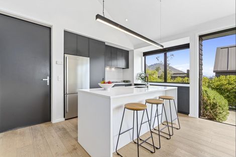 Photo of property in 2 Kotuku Lane, Jacks Point, Queenstown, 9371