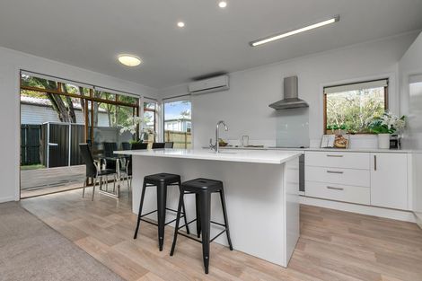 Photo of property in 192 Henderson Valley Road, Henderson, Auckland, 0612