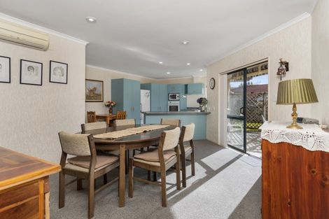 Photo of property in 27 Lysaght Place, Welcome Bay, Tauranga, 3112