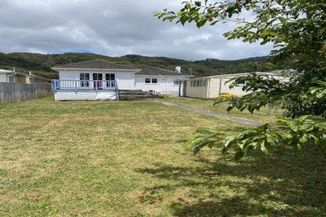 Photo of property in 22 Hay Street, Wainuiomata, Lower Hutt, 5014