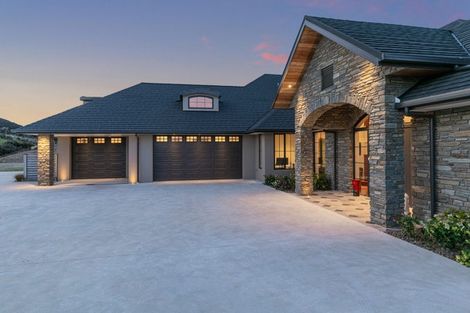 Photo of property in 23 Miharo Lane, Queensberry, Cromwell, 9383