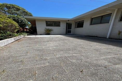 Photo of property in 28 Rewarewa Crescent, Waikanae, 5036