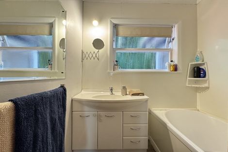 Photo of property in 6 Mahoe Street, Tawa, Wellington, 5028