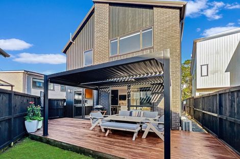 Photo of property in 19 Konoba Avenue, Kumeu, 0810