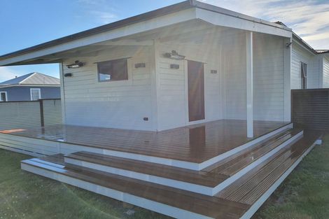 Photo of property in 42 Collins Street, Hawera, 4610