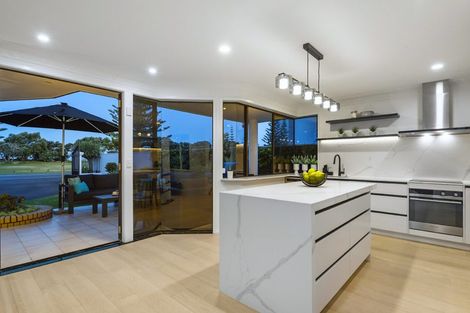 Photo of property in 236 Hibiscus Coast Highway, Orewa, 0931