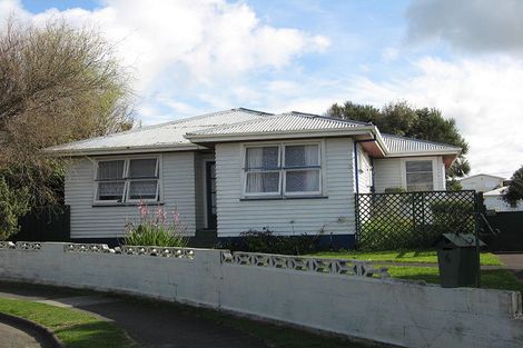 Photo of property in 6 Kupe Place, Castlecliff, Whanganui, 4501