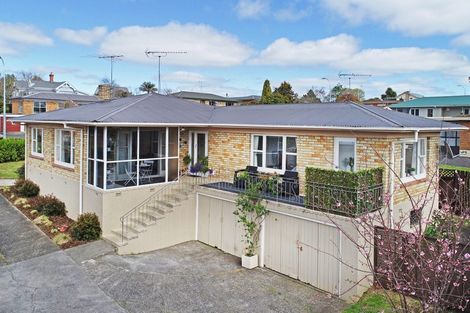 Photo of property in 3 Lawrie Avenue, Pukekohe, 2120