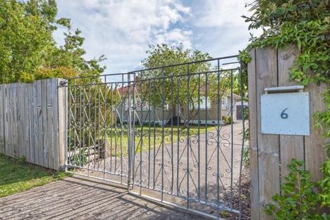 Photo of property in 6 Gill Avenue, Te Atatu Peninsula, Auckland, 0610