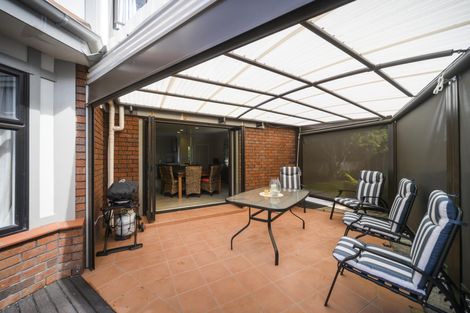 Photo of property in 21 Springdale Grove, Fitzherbert, Palmerston North, 4410