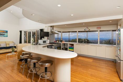 Photo of property in 922 West Coast Road, Waiatarua, Auckland, 0604