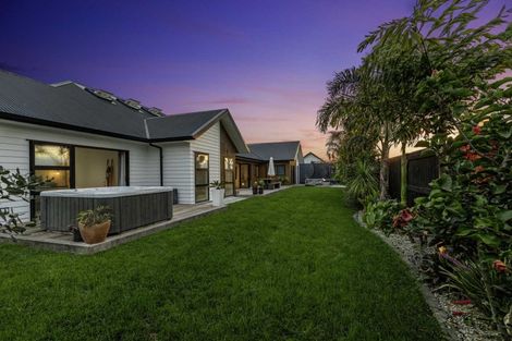 Photo of property in 8 Senecio Way, Papamoa Beach, Papamoa, 3118