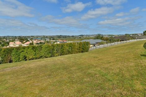 Photo of property in 110 Grovenor Drive, Orewa, 0931
