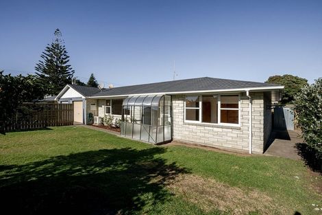 Photo of property in 70b Seaview Road, Paraparaumu Beach, Paraparaumu, 5032