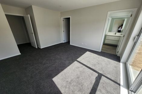 Photo of property in 17 Rewarewa Way, Timberlea, Upper Hutt, 5018