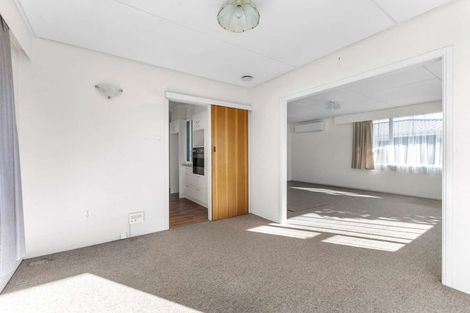 Photo of property in 39 Nevada Drive, Merrilands, New Plymouth, 4312