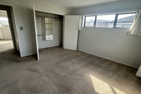 Photo of property in 25 Bordeaux Parade, Te Atatu South, Auckland, 0610