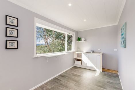 Photo of property in 1 Hadfield Place, Paraparaumu Beach, Paraparaumu, 5032