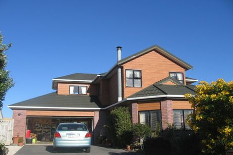 Photo of property in 36 Joseph Banks Drive, Whitby, Porirua, 5024