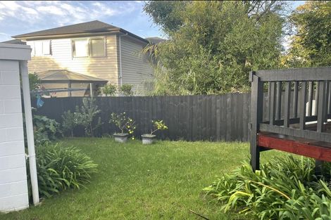 Photo of property in 2/41 Ravenwood Drive, Forrest Hill, Auckland, 0620