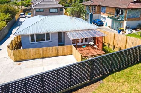 Photo of property in 130 Atkinson Road, Titirangi, Auckland, 0604
