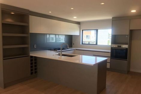 Photo of property in 16 Meritage Lane, Te Atatu South, Auckland, 0610