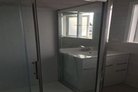 Photo of property in 12 Rathgar Road, Henderson, Auckland, 0610