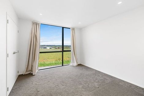 Photo of property in 10 Toia Lane, Silverdale, 0932