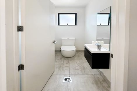 Photo of property in 22 Heketara Way, Massey, Auckland, 0614