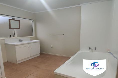 Photo of property in 3/240 Pakuranga Road, Pakuranga Heights, Auckland, 2010