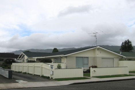 Photo of property in 9a Rawene Street, Waikanae, 5036