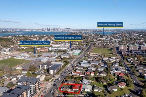 Photo of property in 1/174 Lake Road, Northcote, Auckland, 0627