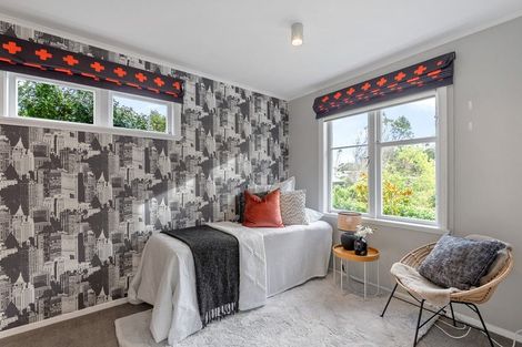 Photo of property in 7 Albemarle Road, Northland, Wellington, 6012