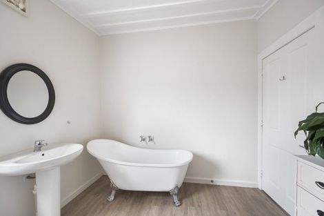 Photo of property in 43 Georges Drive, Napier South, Napier, 4110