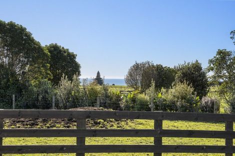 Photo of property in 43 Carrs Road, Urenui, 4377