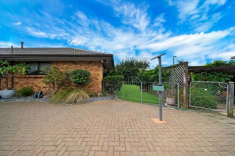 Photo of property in 11 Jessika Place, Conifer Grove, Takanini, 2112
