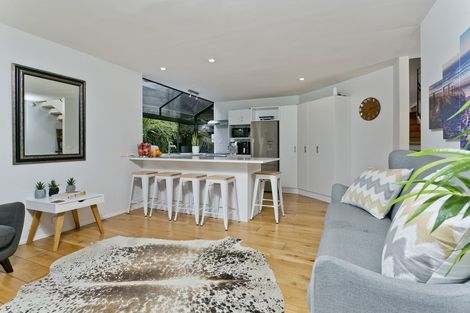 Photo of property in 30 Speedy Crescent, Hillcrest, Auckland, 0627