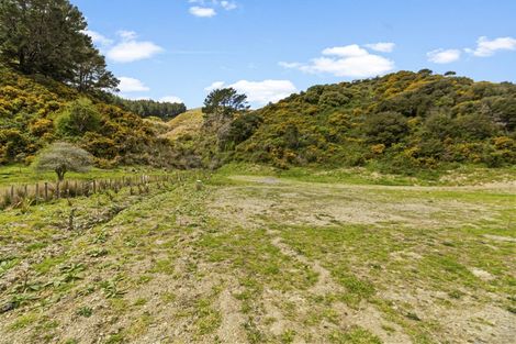 Photo of property in 520 Makara Road, Makara, 6972