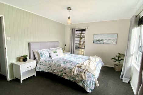 Photo of property in 127 Apollo Parade, Milson, Palmerston North, 4414