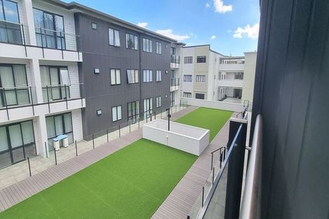 Photo of property in 10/11 Carlos Drive, Flat Bush, Auckland, 2016