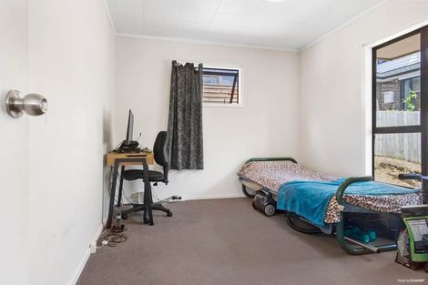 Photo of property in 75 Fruitvale Road, New Lynn, Auckland, 0600